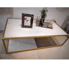 Table Basse en métal doré